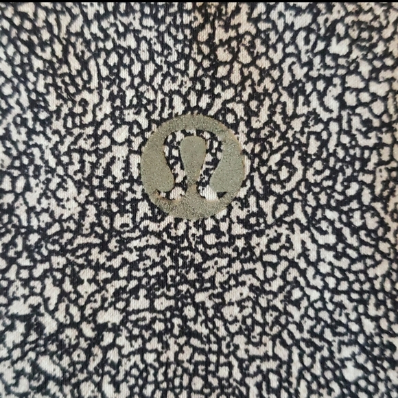 Lululemon Bundle! Black Lululemon Tank. Black and White Lululemon Tank. … - Picture 5 of 11